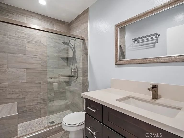 Newcastle Ave APT 66, Encino, CA